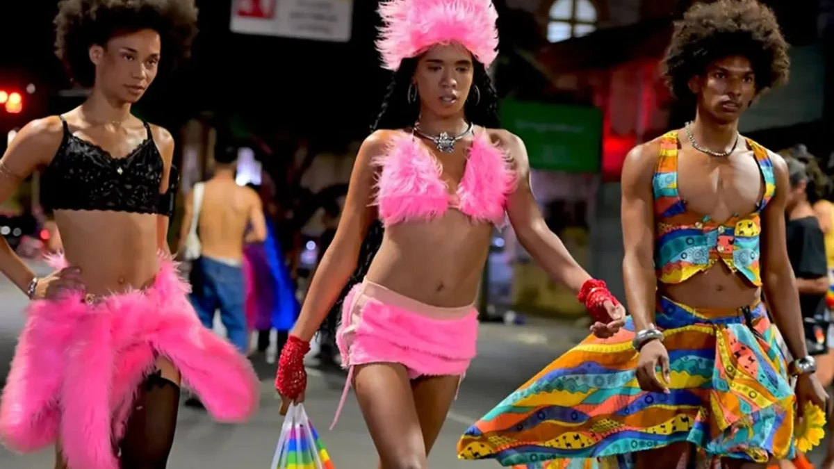 31ª Parada LGBTQIA+ leva música, serviços e reivindicações políticas à Praça Cívica; veja fotos