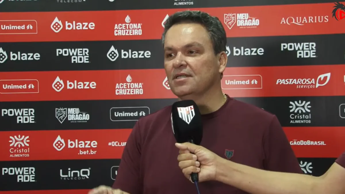 Adson rasga elogios a Geovany e Roger Silva: “Tudo que ele faz dá certo”