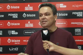 Adson rasga elogios a Geovany e Roger Silva: “Tudo que ele faz dá certo”