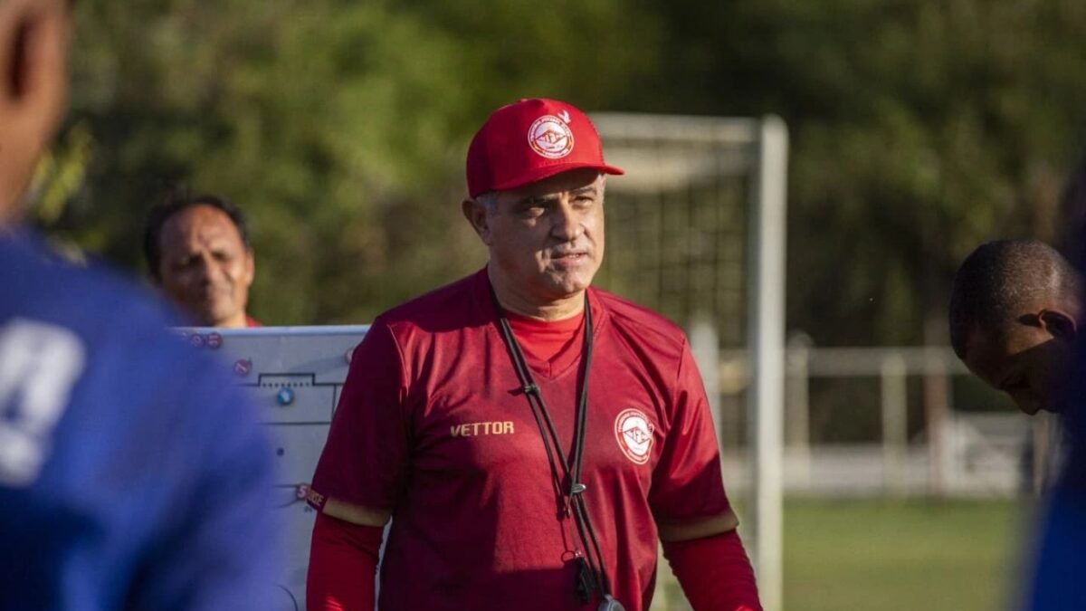 Anapolina anuncia a contratação do técnico Marcelo Chamusca