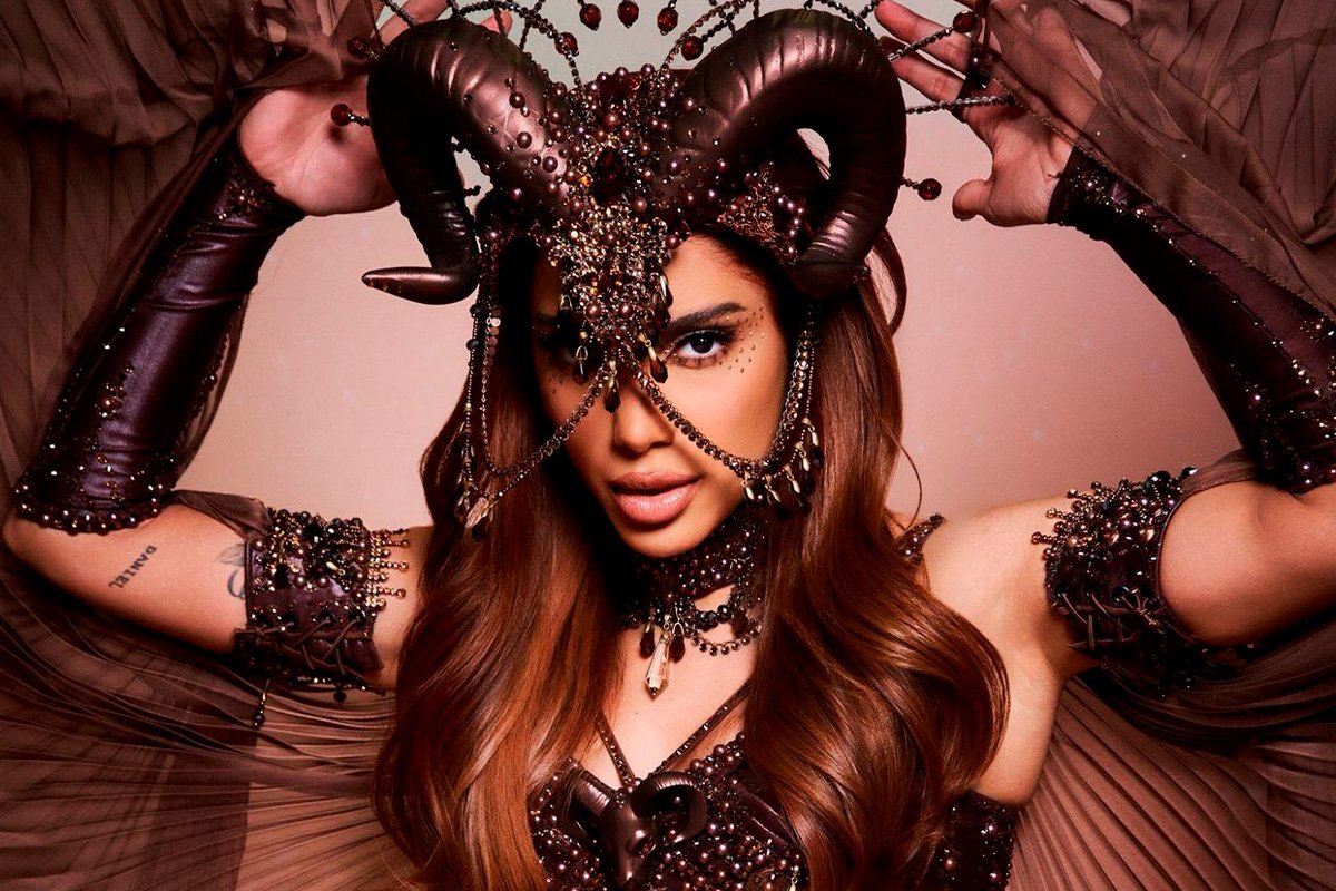 Anitta fala pela primeira vez sobre ser rainha de bateria da Grande Rio