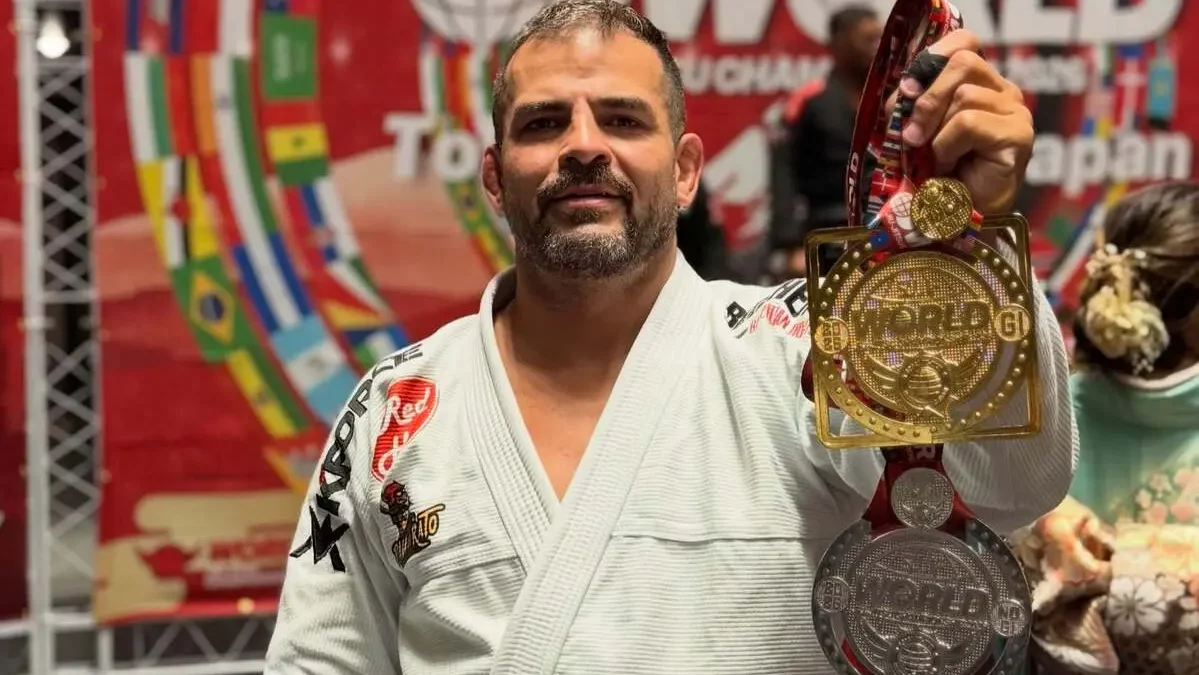 Atleta goiano destaca emoção após conquistar título mundial de jiu-jítsu no Japão