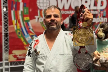 Atleta goiano destaca emoção após conquistar título mundial de jiu-jítsu no Japão
