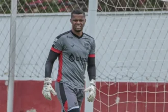 Atlético manifesta apoio a Paulo Vítor após denúncia de racismo; veja o que diz a súmula da partida