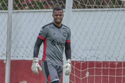Atlético manifesta apoio a Paulo Vítor após denúncia de racismo; veja o que diz a súmula da partida