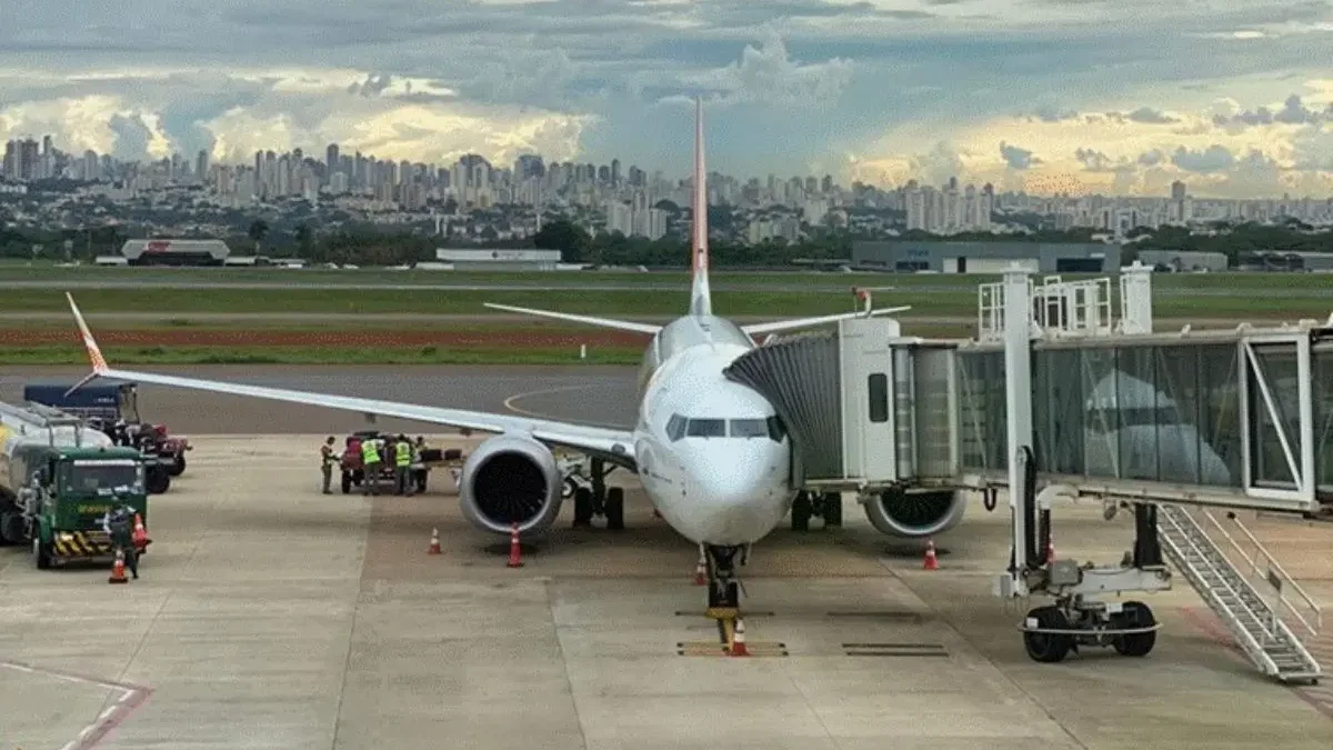 Avião com 190 pessoas retorna e faz pouso de emergência no Aeroporto de Goiânia
