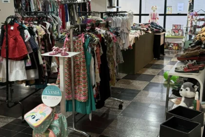 Bazar Botichic reúne roupas, móveis e outros itens em Goiânia; veja datas