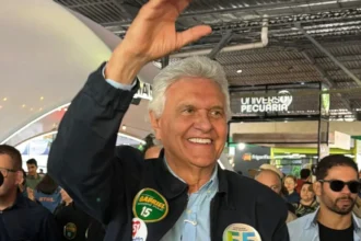 Caiado promete nomear 4 mulheres para o STF com elogios a secretárias de Goiás