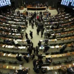 Candidato pode mudar de partido durante as eleições? Entenda as regras