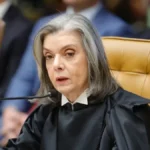 Cármen Lúcia vê erros tanto de Moraes quanto de Mendonça e vira peça-chave na disputa por hegemonia no STF