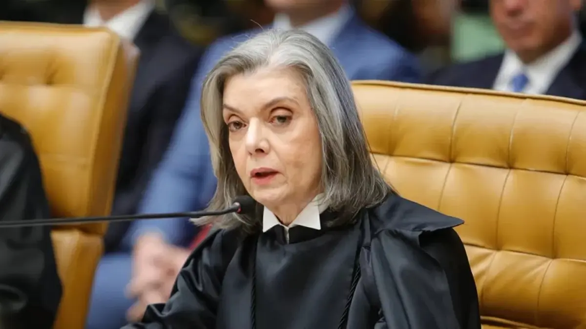 Cármen Lúcia vê erros tanto de Moraes quanto de Mendonça e vira peça-chave na disputa por hegemonia no STF