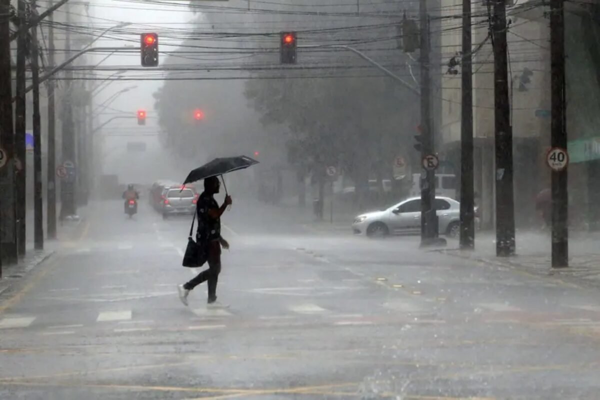 Clima: temporais avançam pelo Sul e Sudeste nesta 4ª; veja a previsão