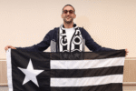 Com festa da torcida, Ziyech desembarca no RJ para assinar com o Botafogo