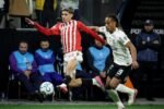 Com pênalti perdido no último minuto, Corinthians é eliminado pelo Estudiantes da Libertadores