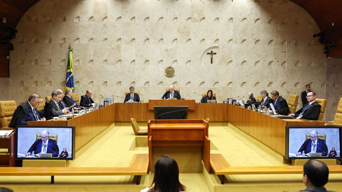 Crise no STF prejudica mais candidatura de Lula (49,5%) do que a de Flávio Bolsonaro (20,9%), aponta Atlas/Bloomberg