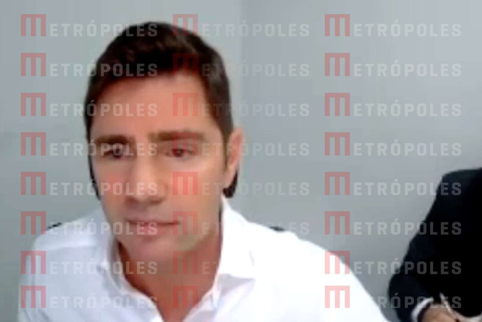 Delegado da PF confronta Vorcaro com prints