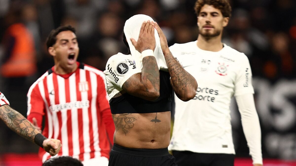 Diniz sai em defesa de Memphis após eliminação do Corinthians da Libertadores