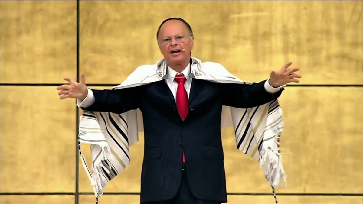 Edir Macedo é condenado por fala homofóbica e terá de pagar R$ 1 milhão; Record também é punida