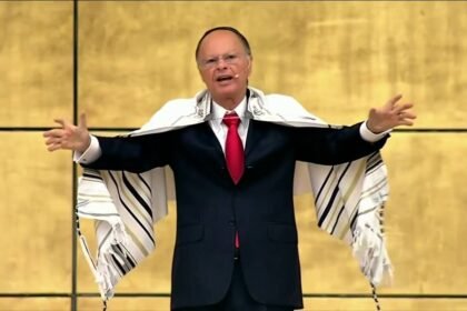Edir Macedo é condenado por fala homofóbica e terá de pagar R$ 1 milhão; Record também é punida