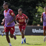 Escalação do Vila: Guto Ferreira tem retornos, mas perde zagueiro para o clássico