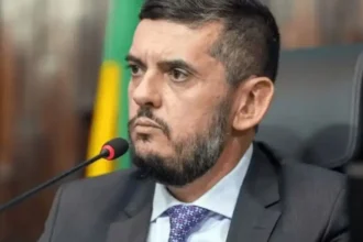 Ex-deputado do RJ preso toma banho ‘usando um caneco’, segundo esposa