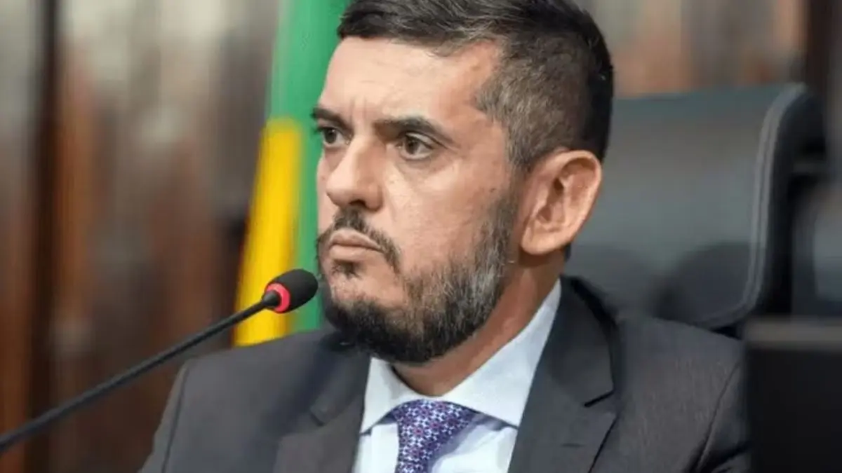 Ex-deputado do RJ preso toma banho ‘usando um caneco’, segundo esposa