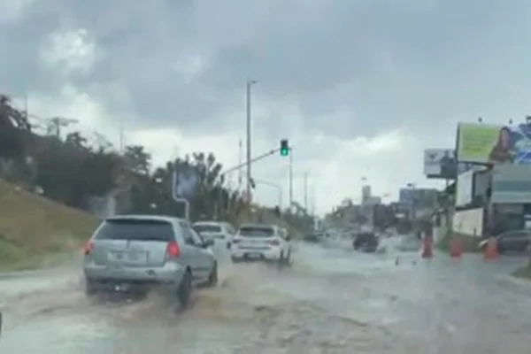 feed-image-1788539467 Chuva alaga acesso ao viaduto Israel Pinheiro e congestiona EPTG