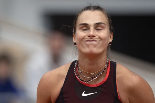 feed-image-1788543659 Sabalenka pausa jogo no US Open e reclama: “alguém está fumando maconha”