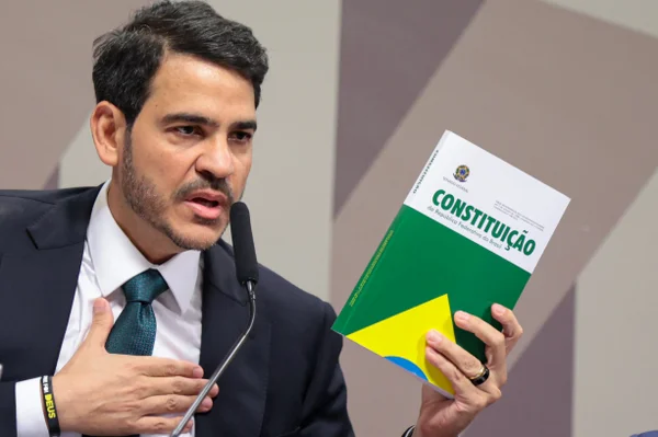 feed-image-1788575521 AGU diz que não tinha competência para atender pedidos da PF sobre Mendonça