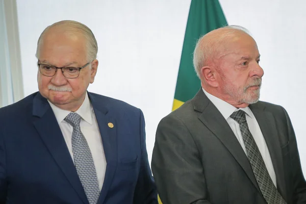 feed-image-1788596607 Toga em chamas: Lula cobra Fachin e Gonet para conter crise entre ministros