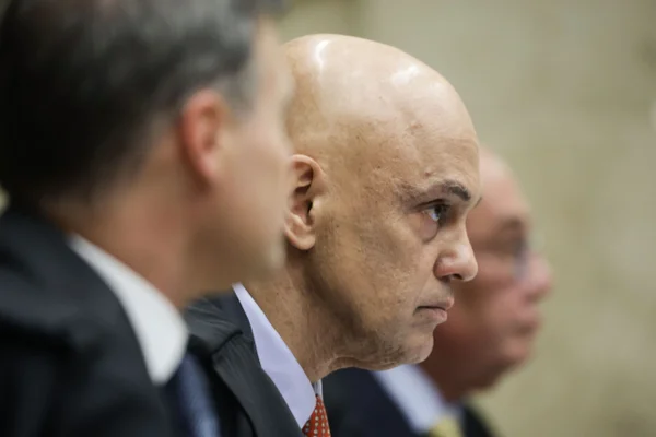 feed-image-1788604848-1 Com crise no STF, Renan Santos promete ligar modo "full anti-sistema"
