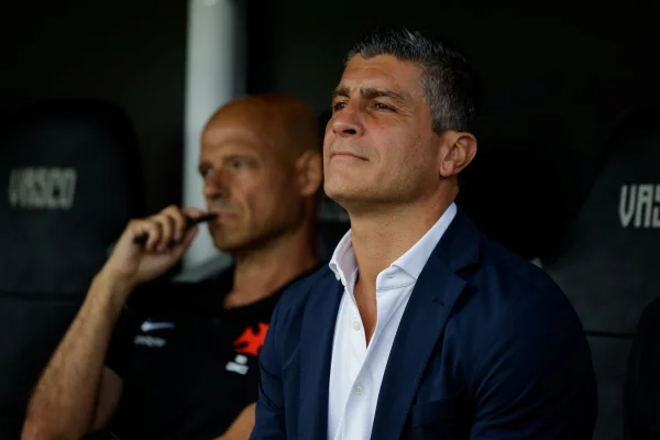 feed-image-1788664921 Pedro Emanuel lamenta derrota do Vasco para Fluminense: "Noite dura"