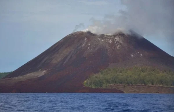 feed-image-1788664930-1 Indonésia: voos são suspensos em aeroporto por erupção do Anak Krakatau