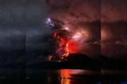 feed-image-1788664931 Indonésia: voos são suspensos em aeroporto por erupção do Anak Krakatau