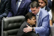 feed-image-1788684095-2 Governo busca acordos no Congresso esvaziado para não depender do Centrão
