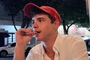 feed-image-1788696045-1 Defesa do ator de Quem Ama Cuida rebate streamer após acusação de racismo