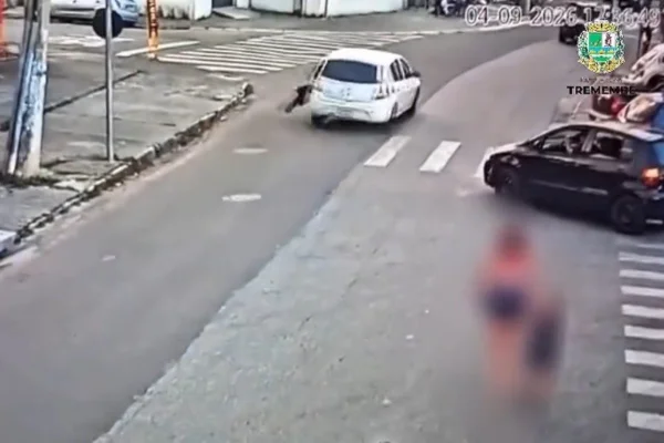 feed-image-1788703276 Motorista de aplicativo não devolve troco e arrasta passageira pela rua