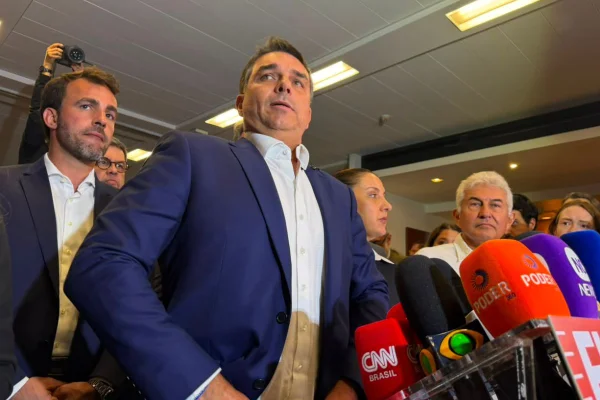 feed-image-1788715247 Senado banca segurança de Flávio em campanha, mas mantém gastos em sigilo