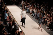 feed-image-1788738681-2 Erica Rosa floresce com cores e bordados no Metrópoles Catwalk