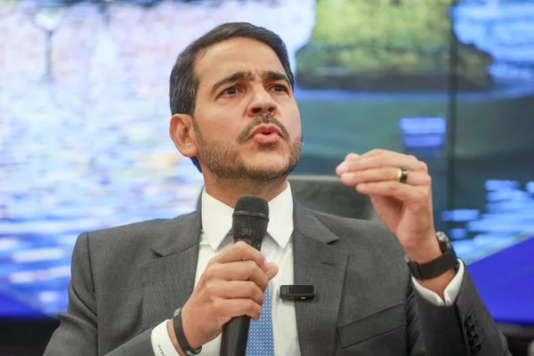 feed-image-1788745944 Sem citar PF, Messias defende atuação da AGU diante de crise institucional