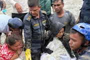 feed-image-1788750120-1 Nepal: família de idosa resgatada 10 dias após tragédia tinha iniciado luto
