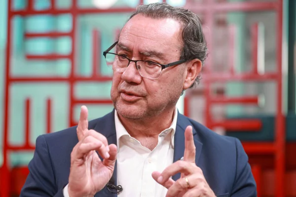 feed-image-1788769909 Cidade mineira comprou R$ 1,8 milhão em livros didáticos de Augusto Cury