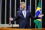 feed-image-1788774073 Vaquinhas eleitorais somam mais de R$ 10 milhões a um mês das eleições