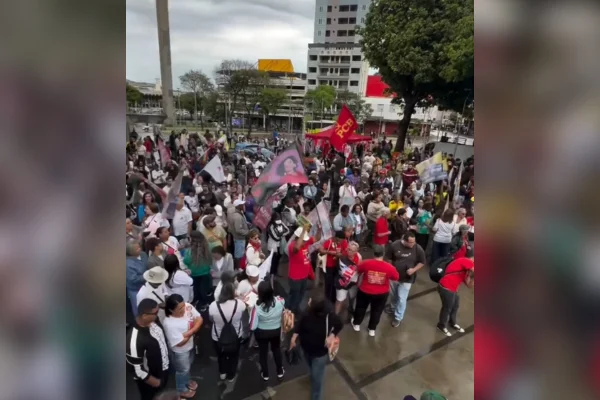 feed-image-1788802953 Ato da esquerda no 7/9 em BH tem ausência de Patrus e baixa adesão