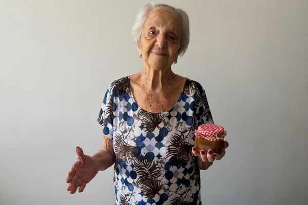 feed-image-1788802964-1 Vovó Elma, influencer famosa por vídeos de receitas, morre aos 103 anos