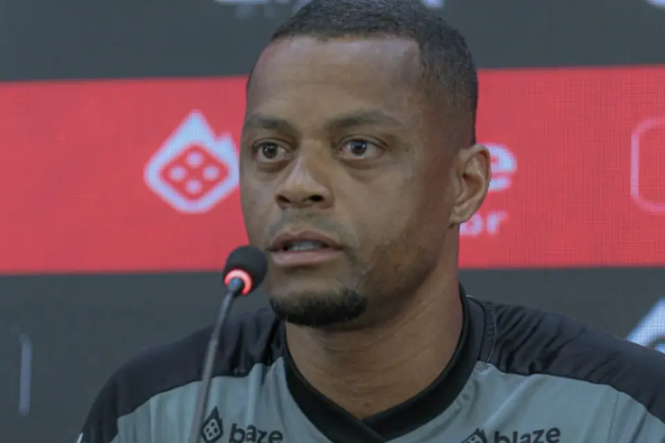 feed-image-1788806732 Atlético manifesta apoio a Paulo Vítor após denúncia de racismo; veja o que diz a súmula da partida