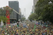 feed-image-1788806760 Apoiadores homenageiam André Mendonça em ato feito por Flávio na Paulista