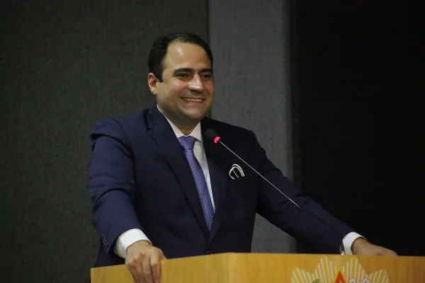 feed-image-1788810742 Fachin adia, sem nova data, reunião com OAB sobre crise no STF