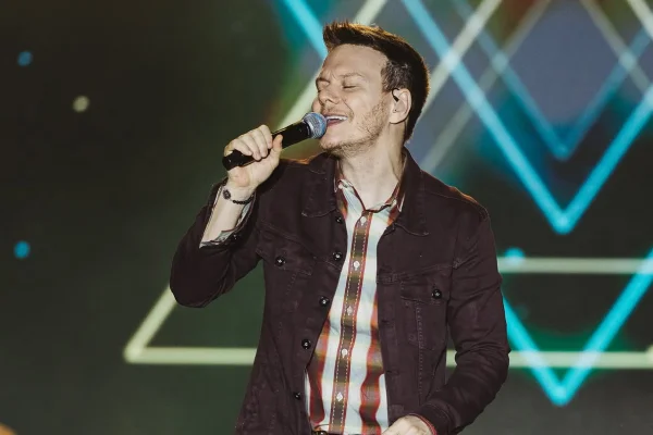 feed-image-1788831666 "Esforço enorme", diz Michel Teló após show com pouco público viralizar