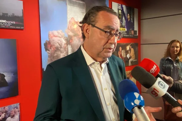 feed-image-1788835842 Cury reforça críticas ao STF em sabatina e diz não querer carreira política